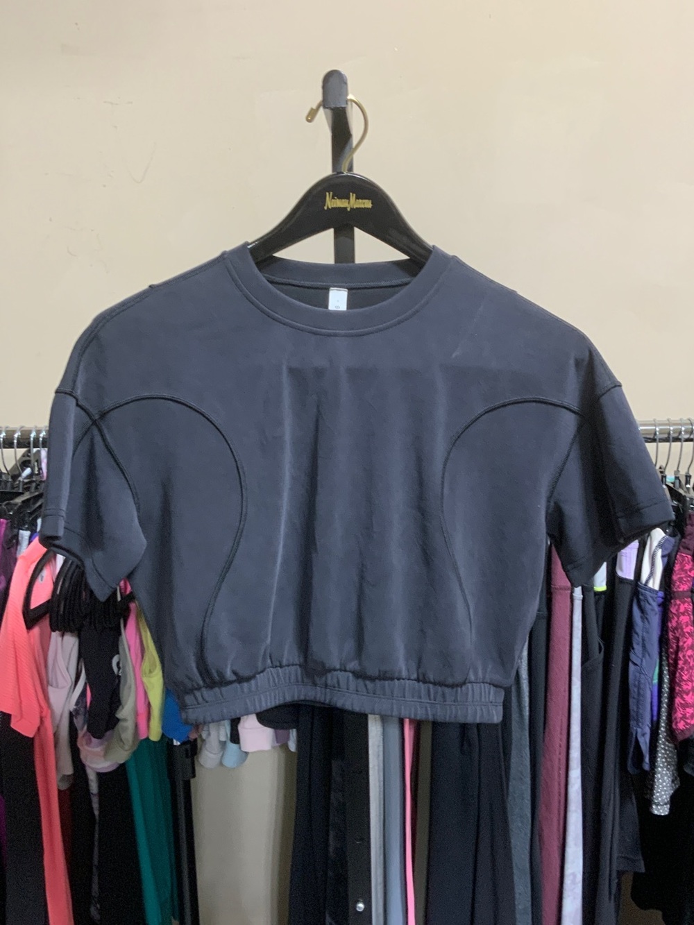 lululemon athletica Charcoal Cropped Short Sleeve Top - Picture 1 of 2